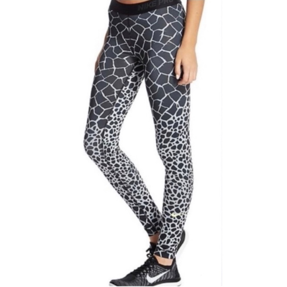Nike Pro Dri Fit Womens Black & Grey Giraffe Training Leggings SMALL S DriFit